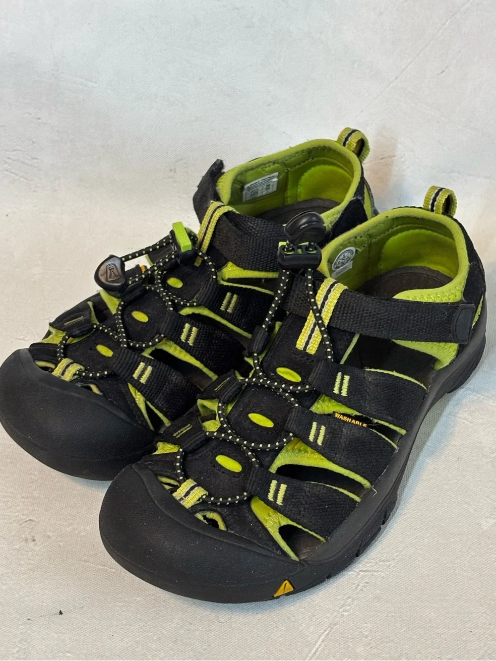 Kids Black and Neon Green Keen Outdoor Hiking Sandals, size 4